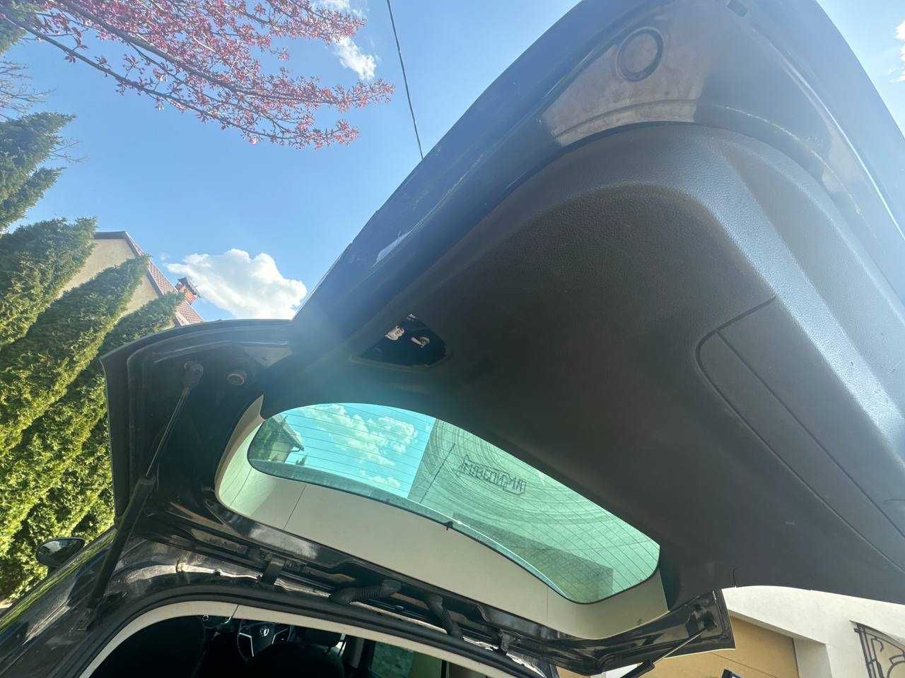 Кришка Багажника в зборі зі склом до Opel Zafira C 2012-2016