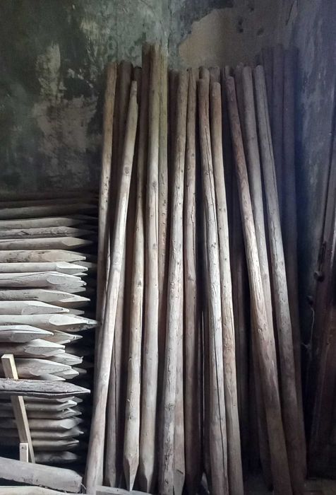 Postes de Madeira Tratada - vinhas, pomares, vedações