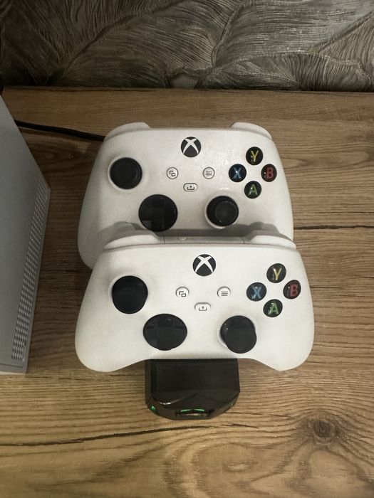 X box series S з повним комплектом як на фото