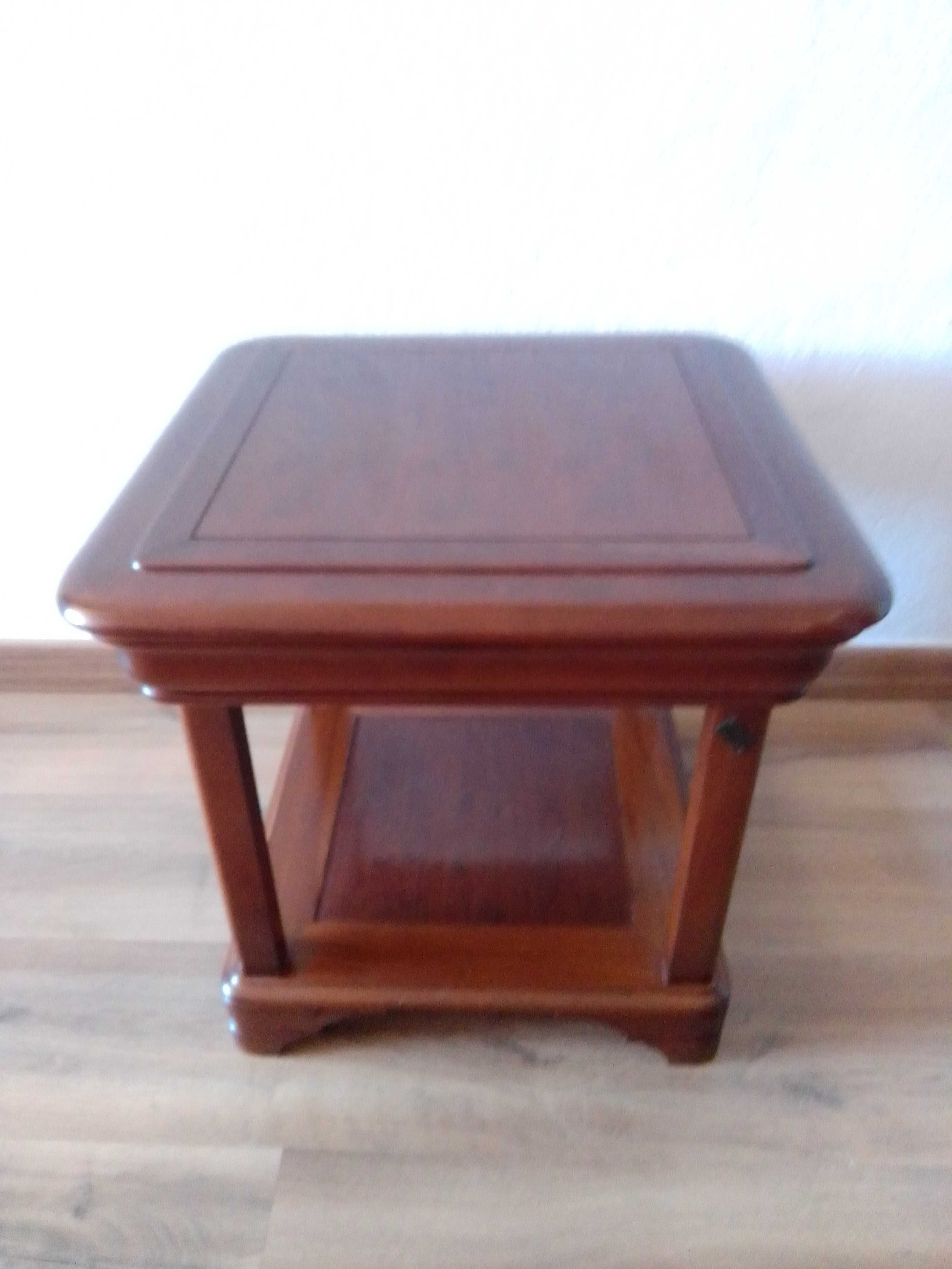 Mesa de centro em cerejeira.