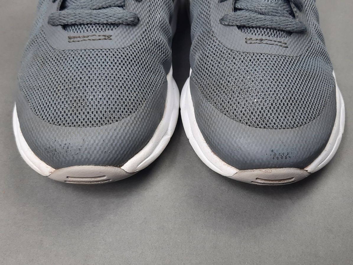 Nike Air Maz Invigor 90 lekkie buty sportowe 30 18,5cm