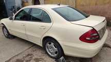 Mercedes Benz 211 z 2003