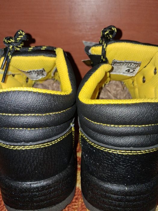 Робочі ботінки .