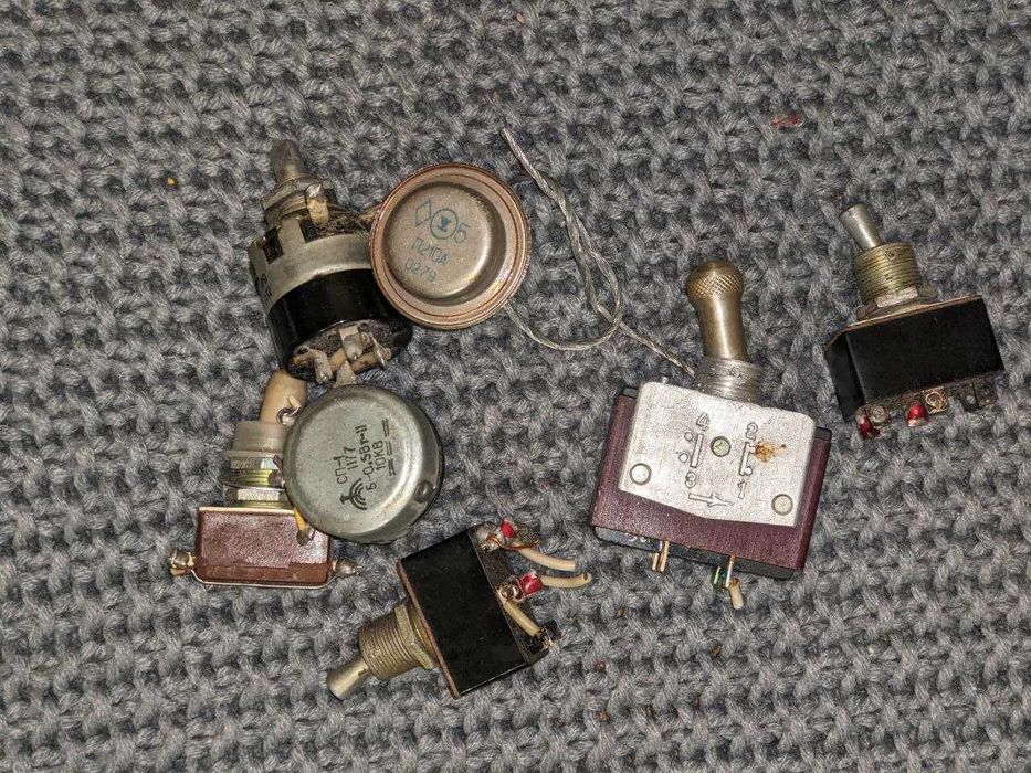 Радіодеталі різні ціна за лот