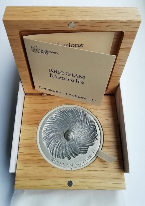 Чад 5000 франків 2016р.5Унцій.СРІБЛО. МЕТЕОРИТ. 155,5 грам. Сертифікат