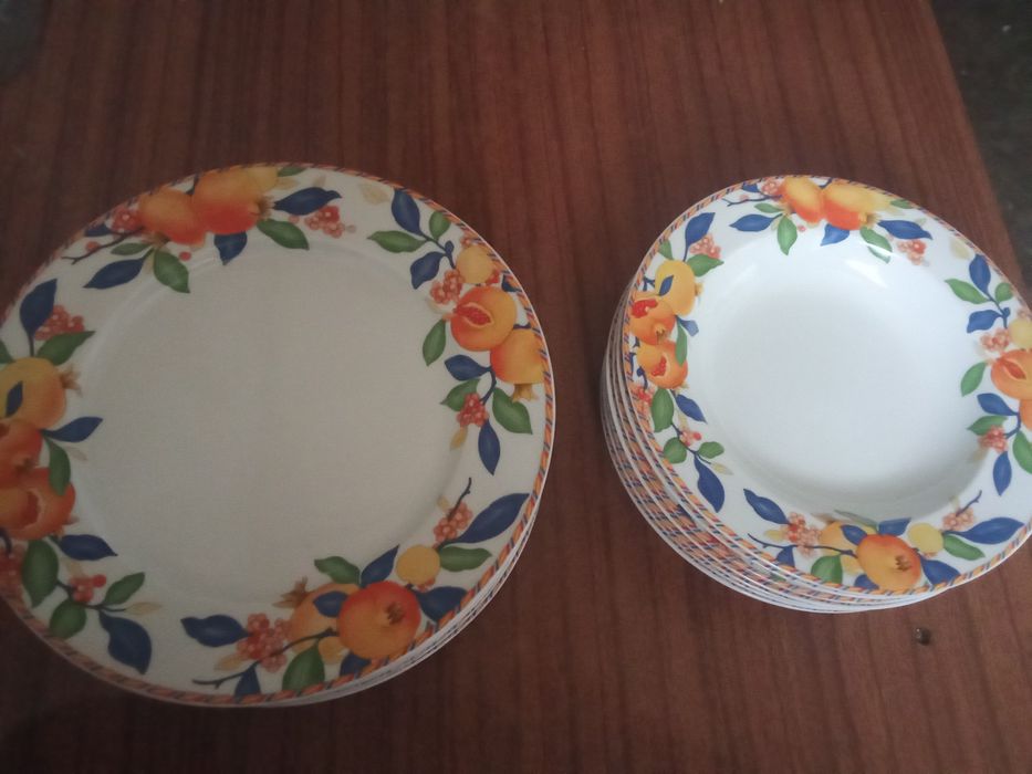 Vendo serviço de pratos