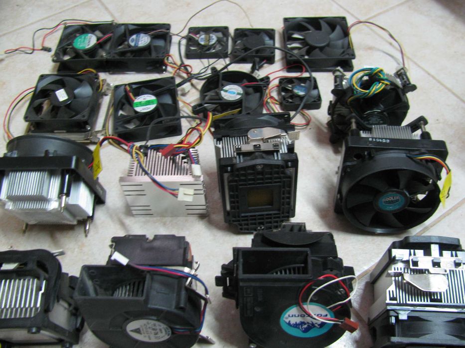 Karty graficzne, sieciowe, pamięci, dyski i inne (starsze)