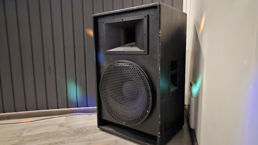 Приміщення для гучних вечірок на всю ніч, в укритті