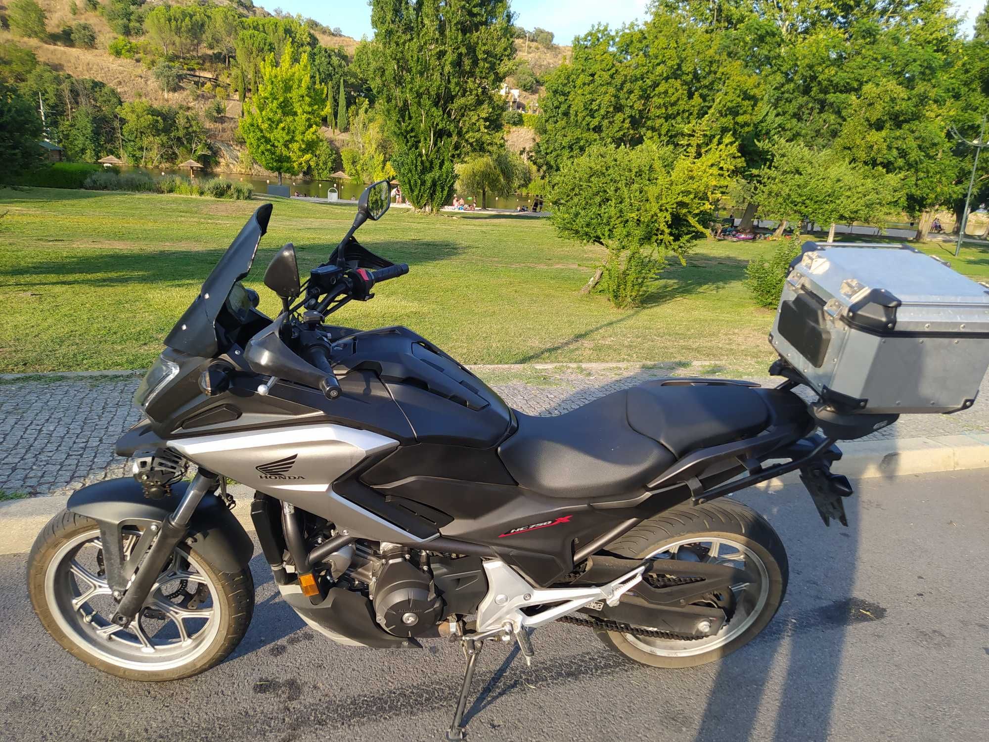 Nc 750 x bom Estado