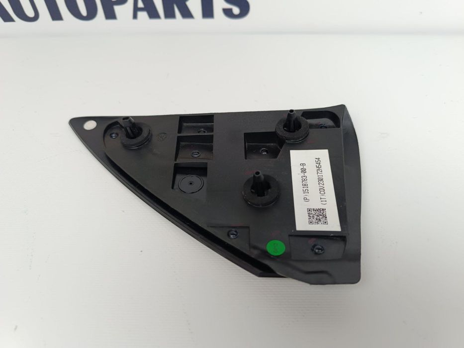 Відбивач катафот заднього правого крила Tesla Model 3/Y ОРИГІНАЛ