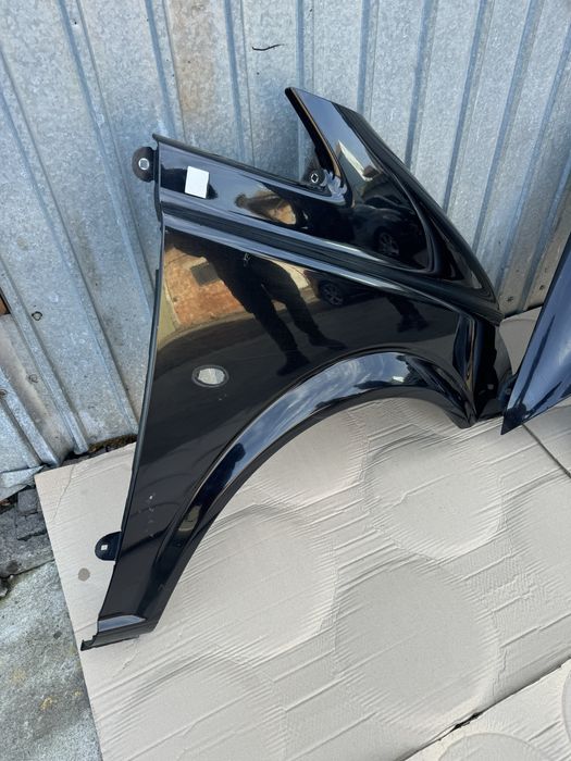 Крило переднє на Mercedes-Benz VITO W639.