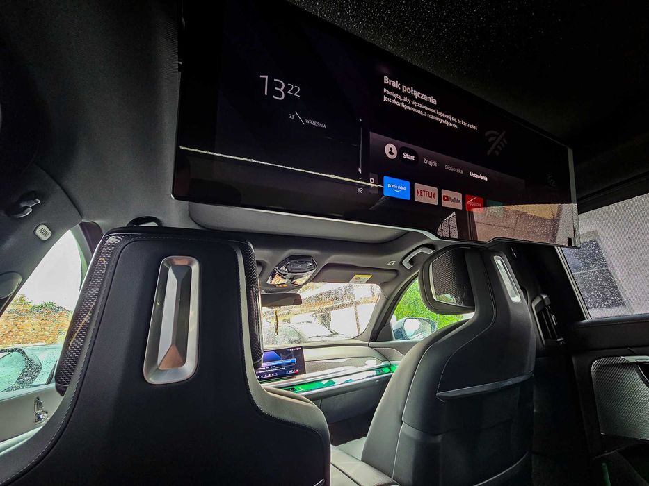 Elegancki przewóz BMW i7 - elektryczna limuzyna na ślub i eventy