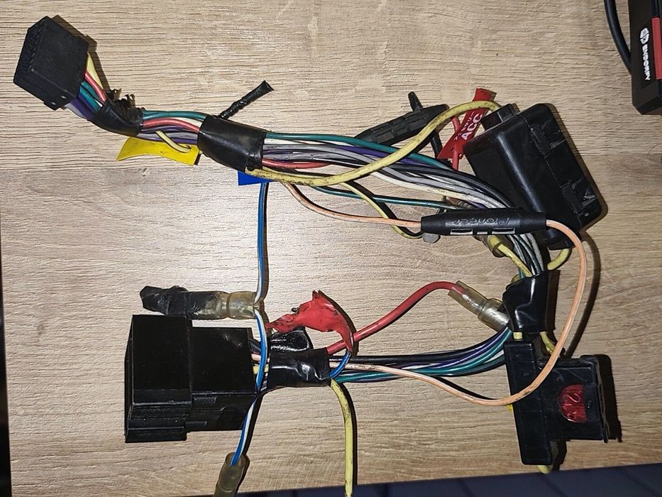 Radio samochodowe Pioneer DEH-P75BT