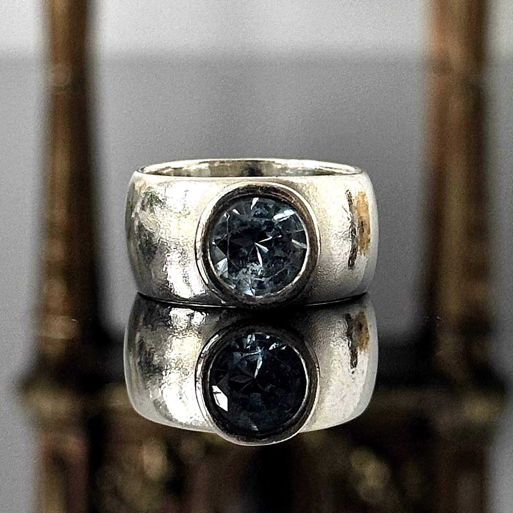 Srebrny pierścionek z Akwamarynem, Art Deco ok. 1970 roku z srebra 925