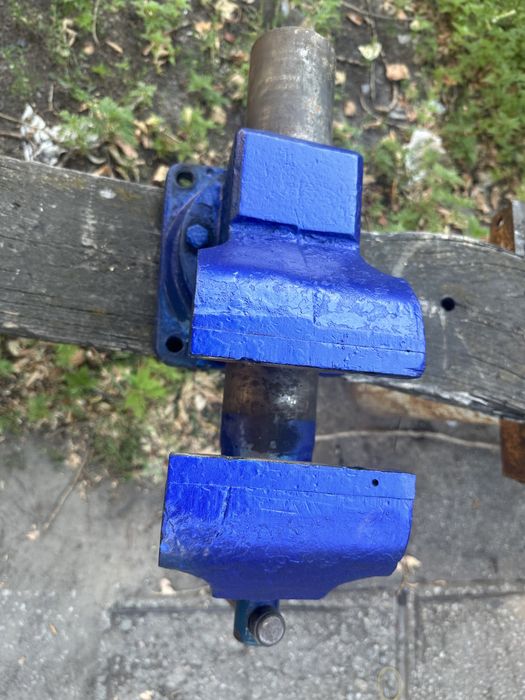 Тиски хозяйственные