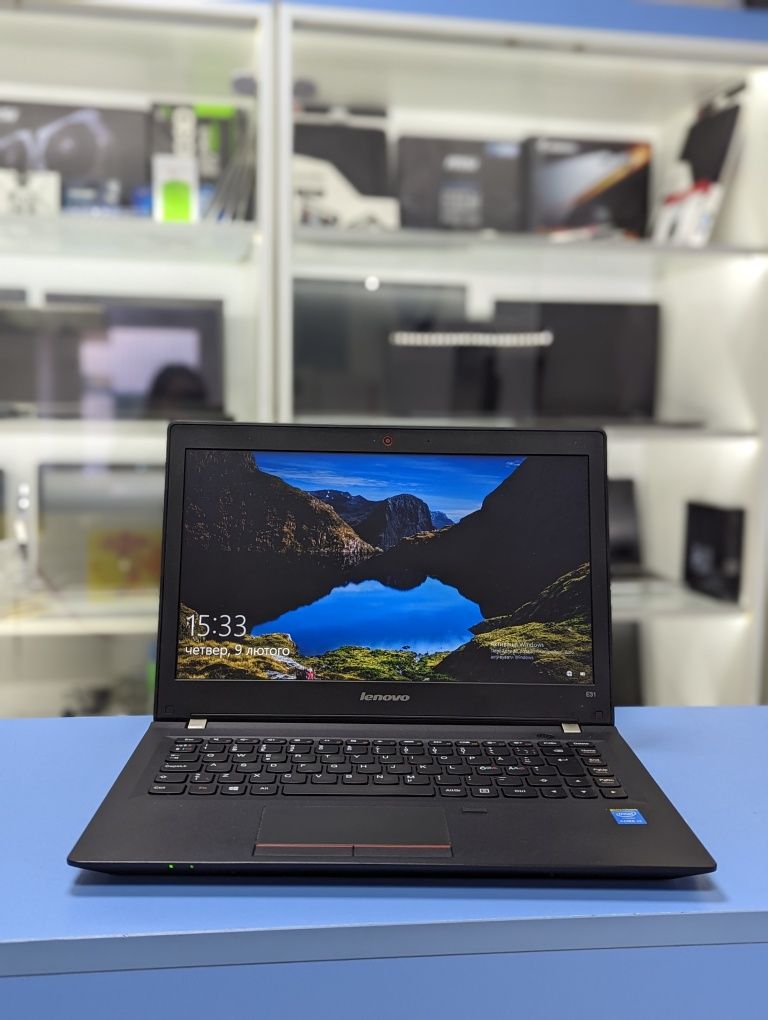Компактний Ноутбук Lenovo E31-80/i3-6006U/8GB/256GB/HD/13"/ОПТ.роздріб
