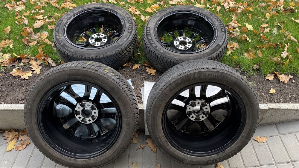 Kola 18 5x114,3 oponami całorocznymi Michelin Crossclimate 2 215/55R18