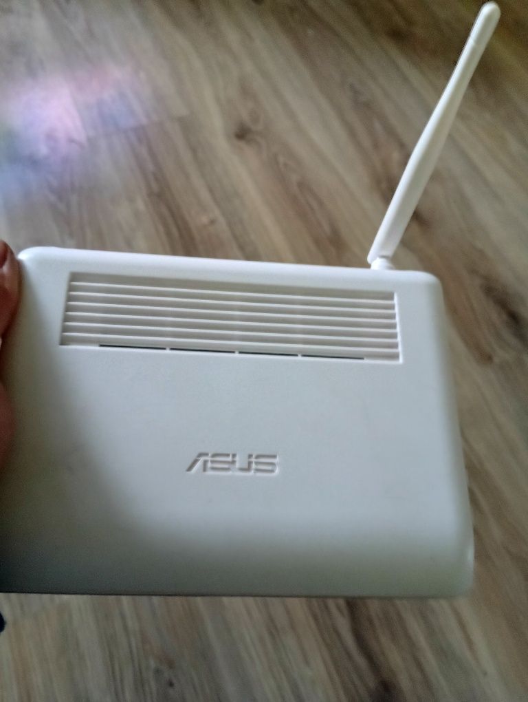 Роутеру ASUS  б/у