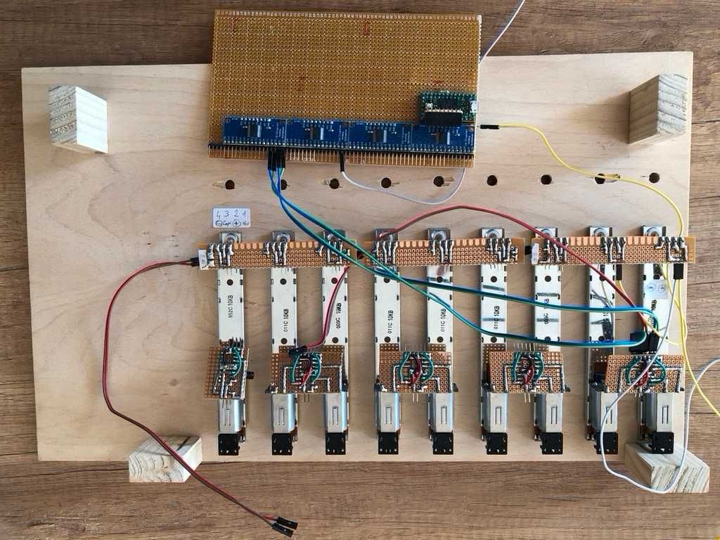 Mikser Reverb Fader elektryczny RSA0N11M9A0J b10k Yamaha LS9 M7CL