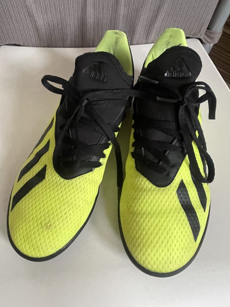 Buty do gry w piłkę nożną halówki Adidas 38 turfy