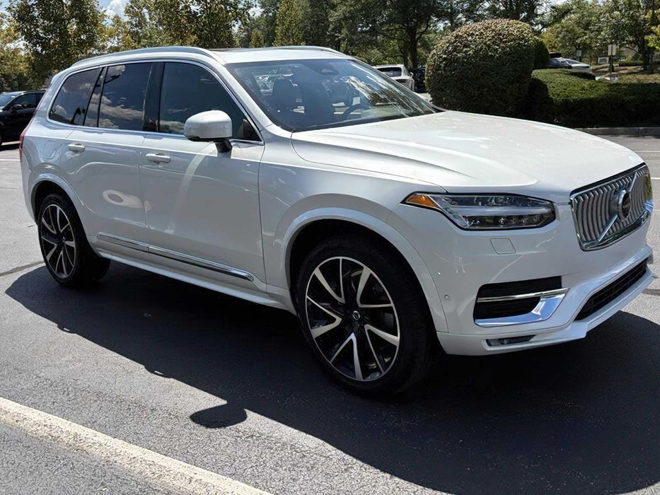 Volvo XC90      2023