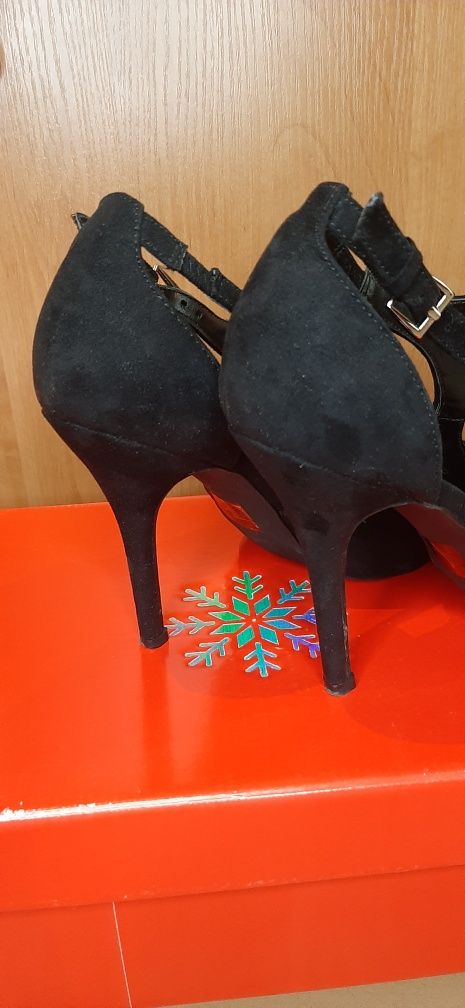 Czarne zamszowe buty na obcasie czółenka rozm. 41 Even and Odd