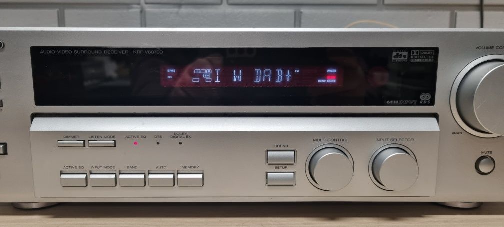 Amplituner KENWOOD krf-v6070D.