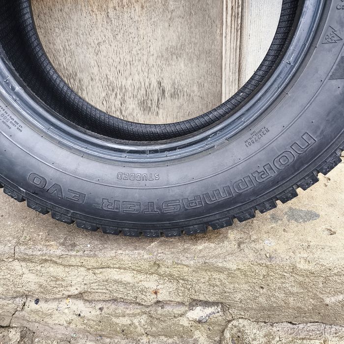 Продаю зимову шину, шип 185 70 R14