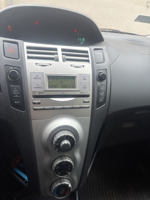 Toyota yaris 2  bez klimy zamiana