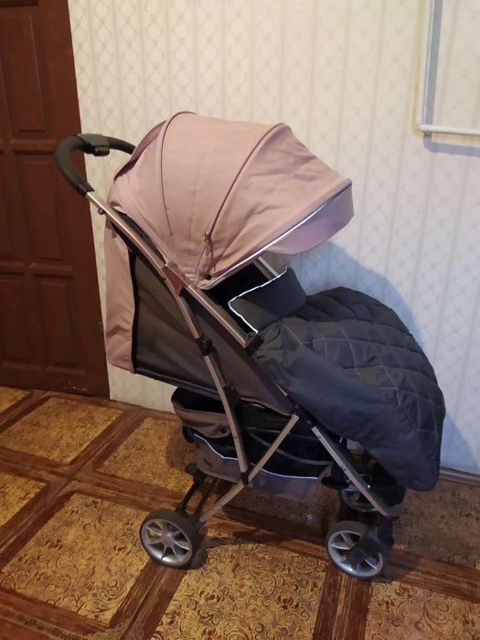 Коляска прогулочная Карело як нова