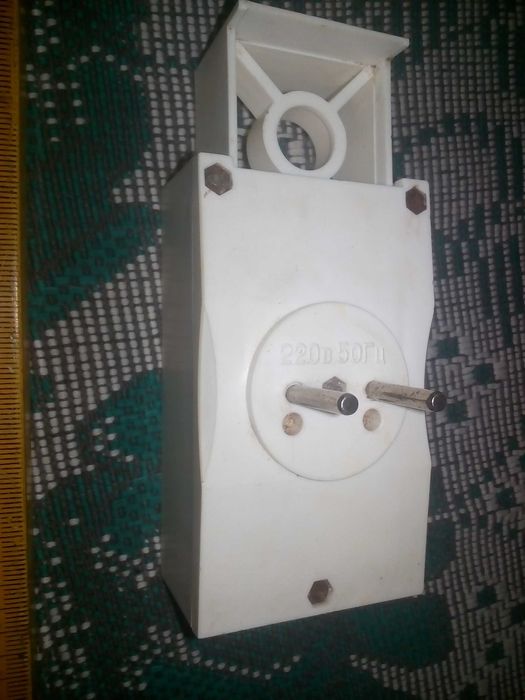 Зарядное  аккумуляторов ЗУ-Д-0,06  батареек.