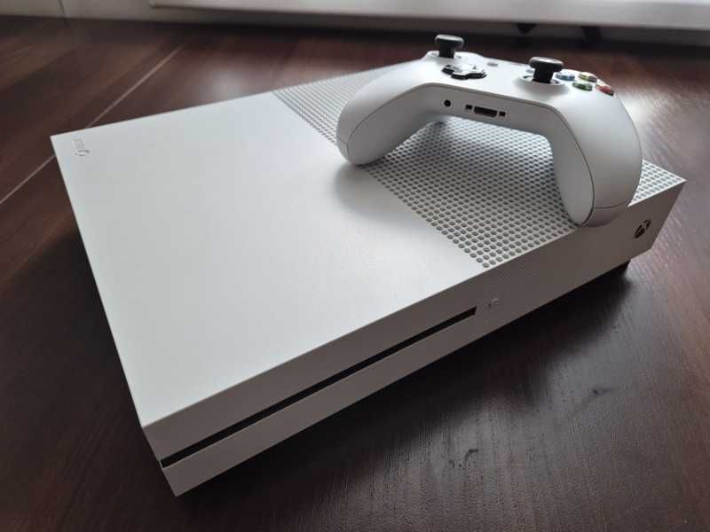 XBOX ONE S 1TB, Blu-ray 4K, 2 pady, jak NOWA! NBA 2K20 edition FIFA 21