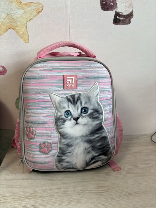 Продам шкільний портфель kite