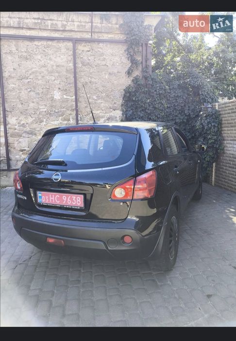 Продам  Черный паркетник  Nissan Qashqai !!!