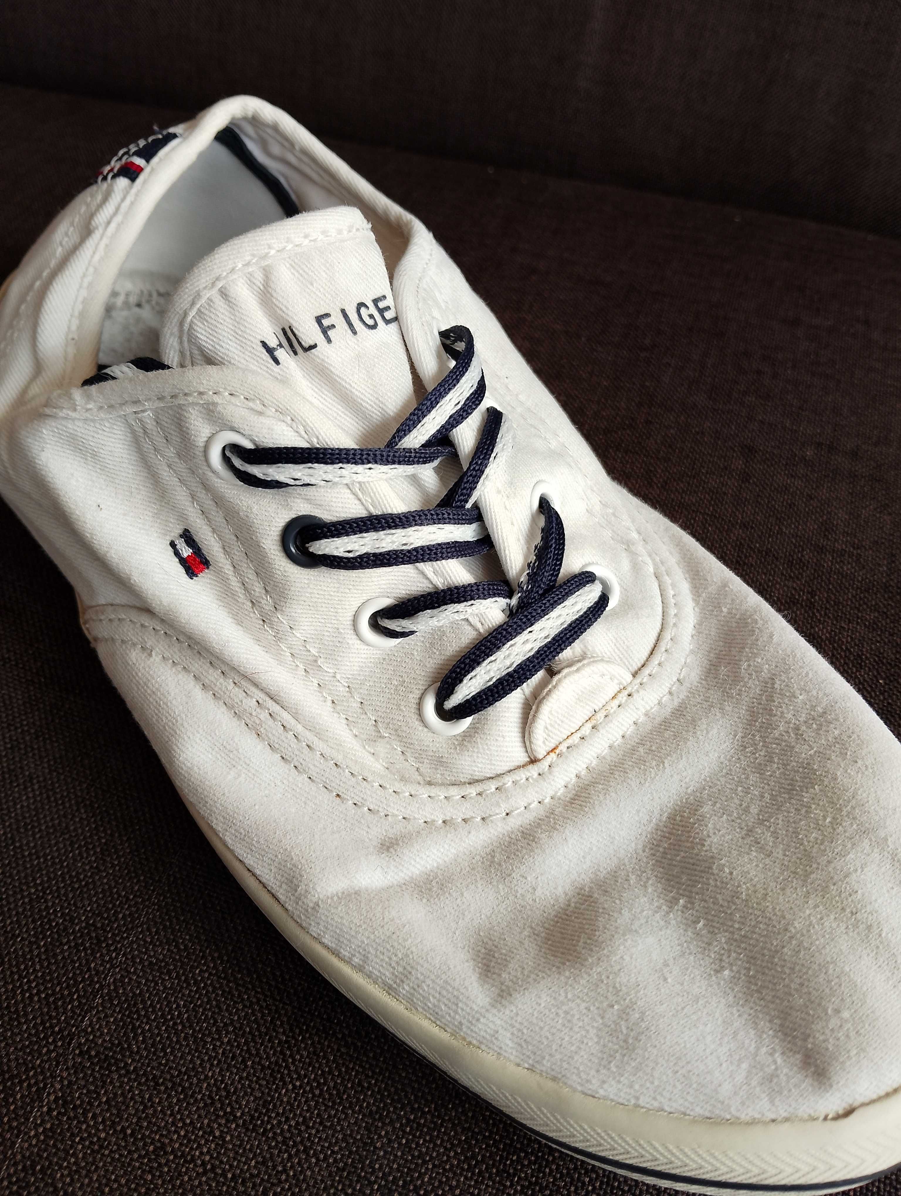 TOMMY HILFIGER. Trampki damskie.