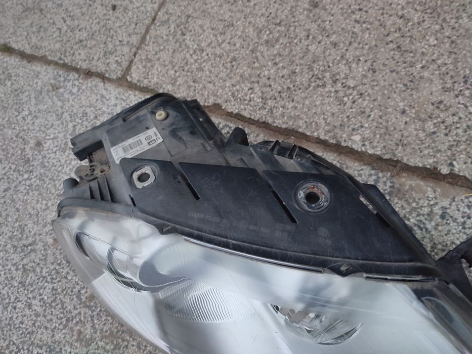 Passat B6 lampa przód przednia prawa Xenon skrętny 3C0.941.752K