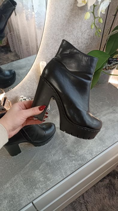 Ботінки жіночі чорні