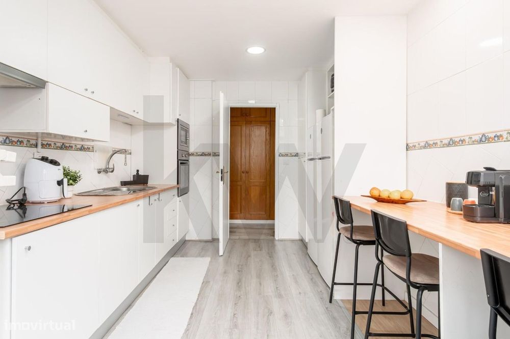 Apartamento T3 totalmente renovado, localizado em Palmela