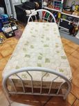 Vendo cama com colchão