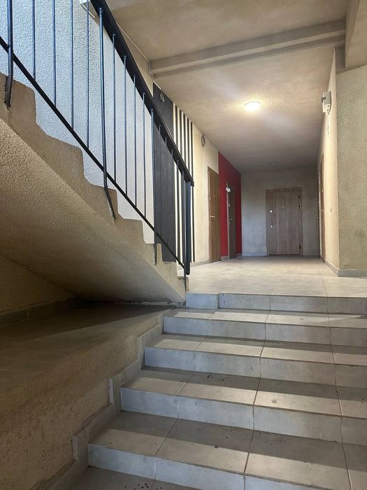 Здана новобудова!  Кухня вітальня та 2  спальні!