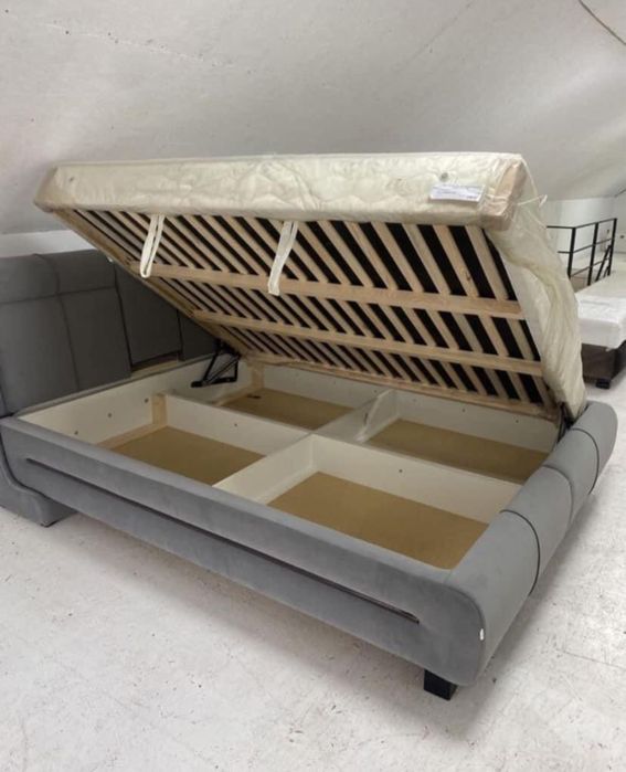 Ліжко двохспальне з матрацом і підйомним механізмом у велюрі