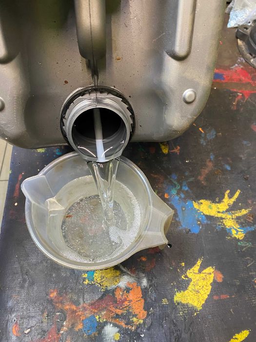 Продаємо масло для свердловинних насосів