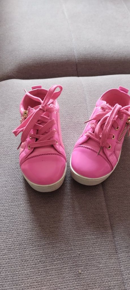 Buty dla dziewczynki