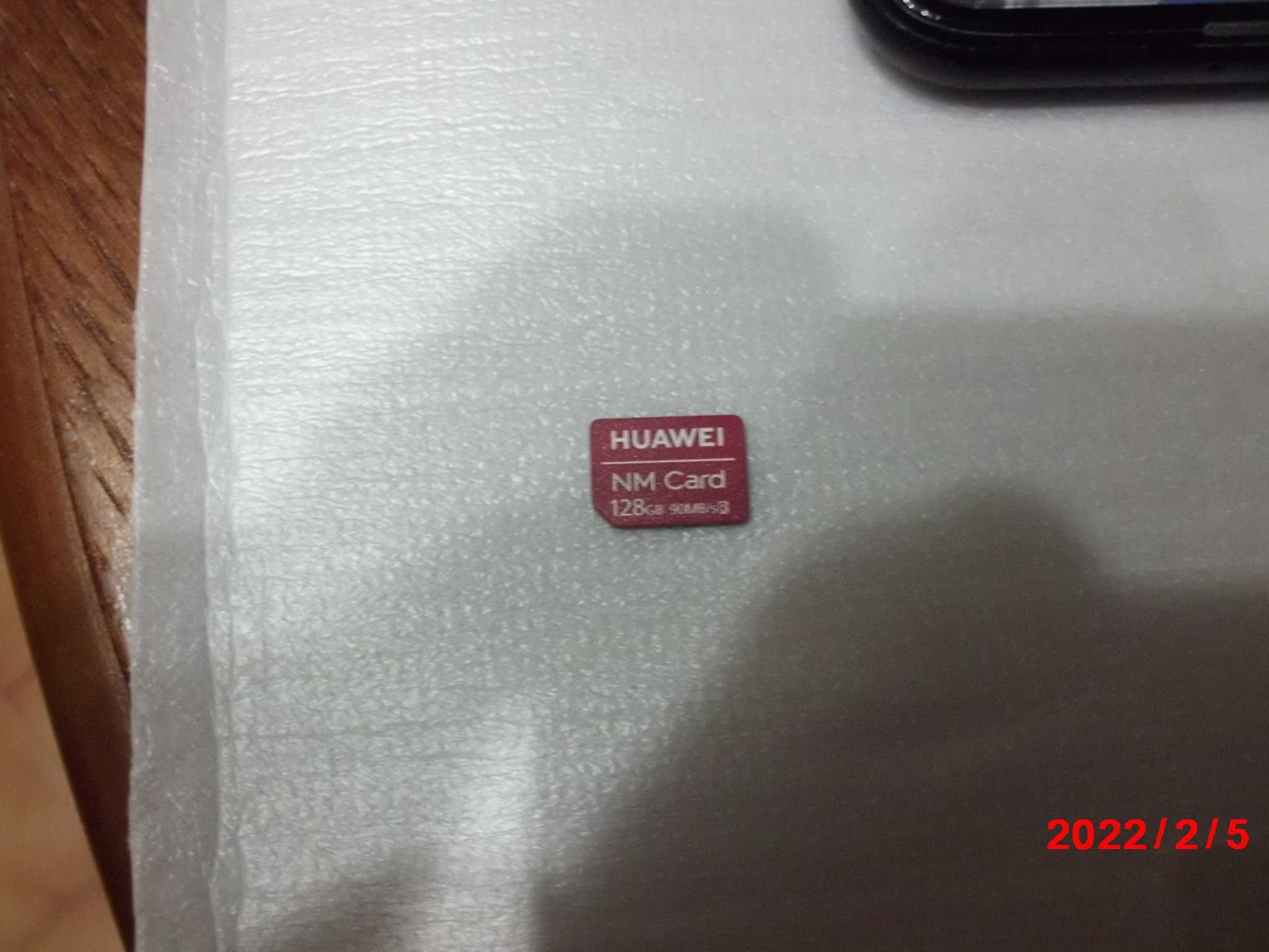 Huawei P40 Lite + cartão de memória de 128Gb