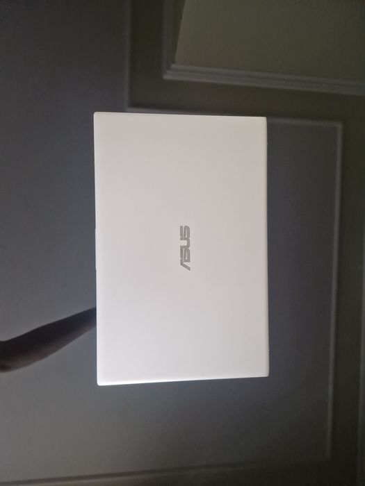 ASUS VivoBook 14