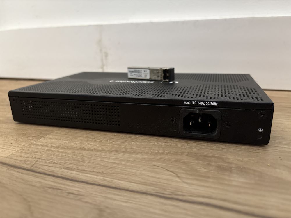 Ubiquiti EdgeRouter ER4 + SFP 1G Multi-Mode Optical Module