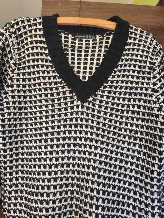 Sweter czarno-biały damski