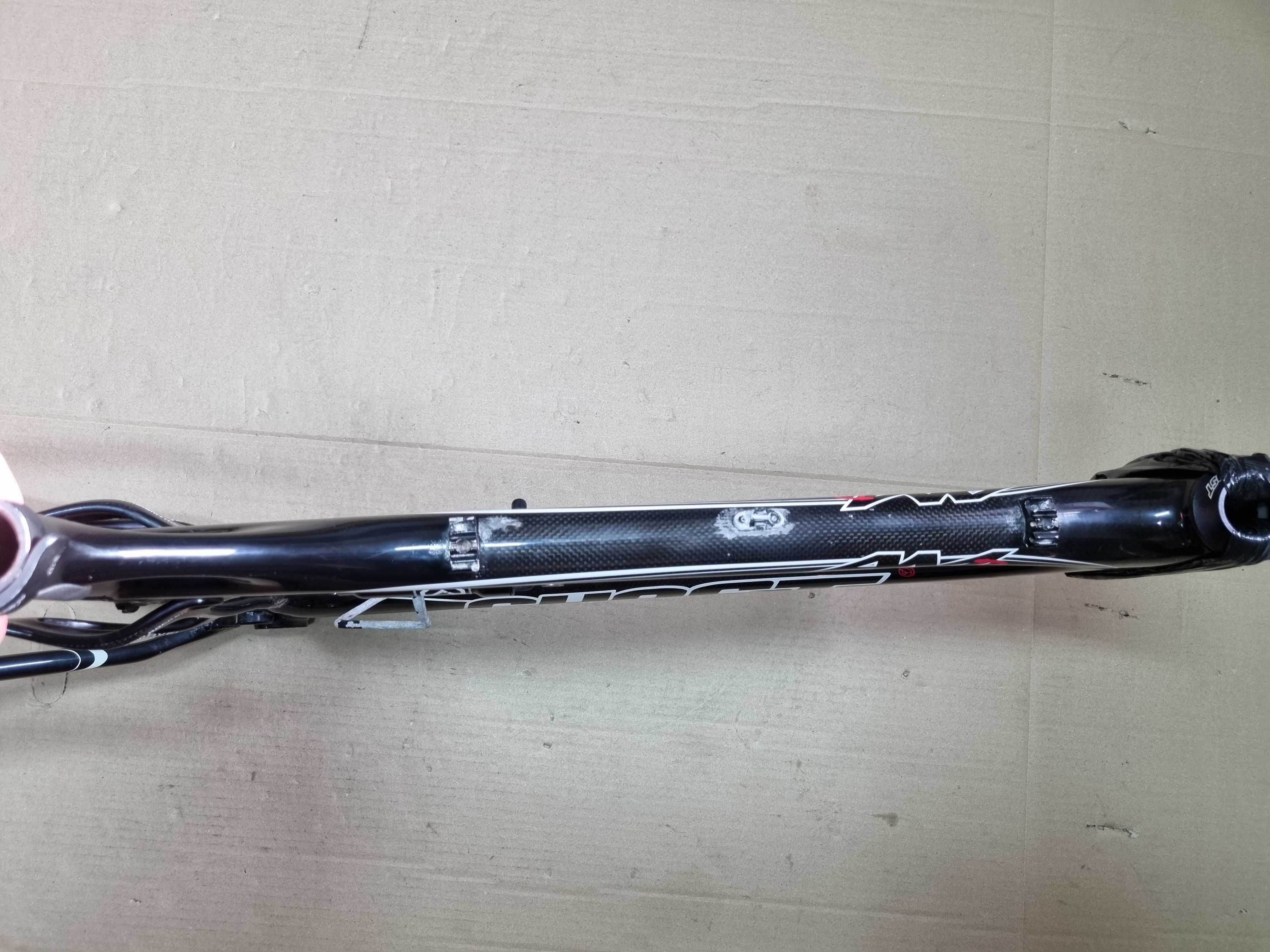 Rama typu full Ghost AMR 7700 Carbon pod 26