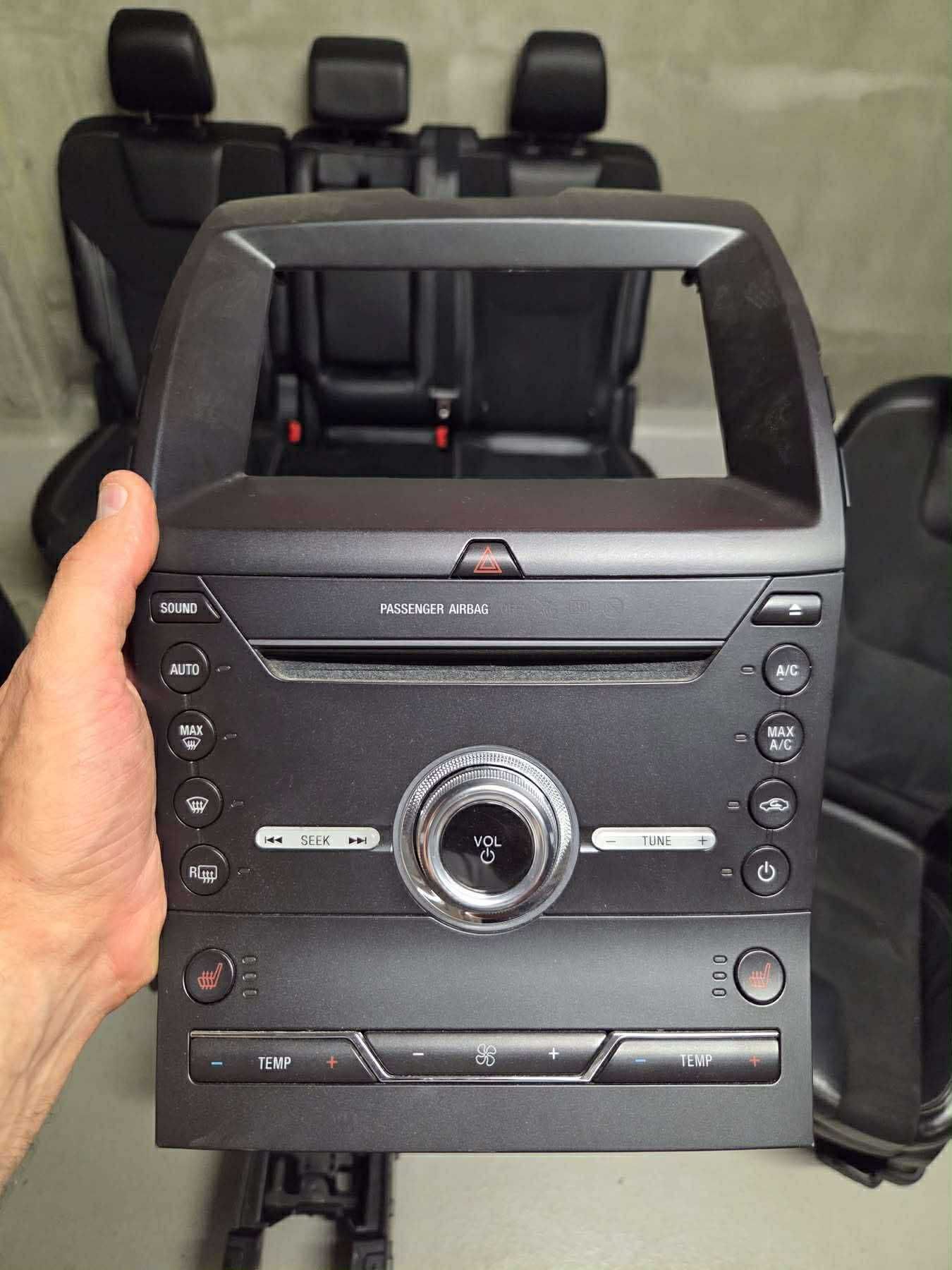 Ramka ford Edge z przyciskamk do grzania