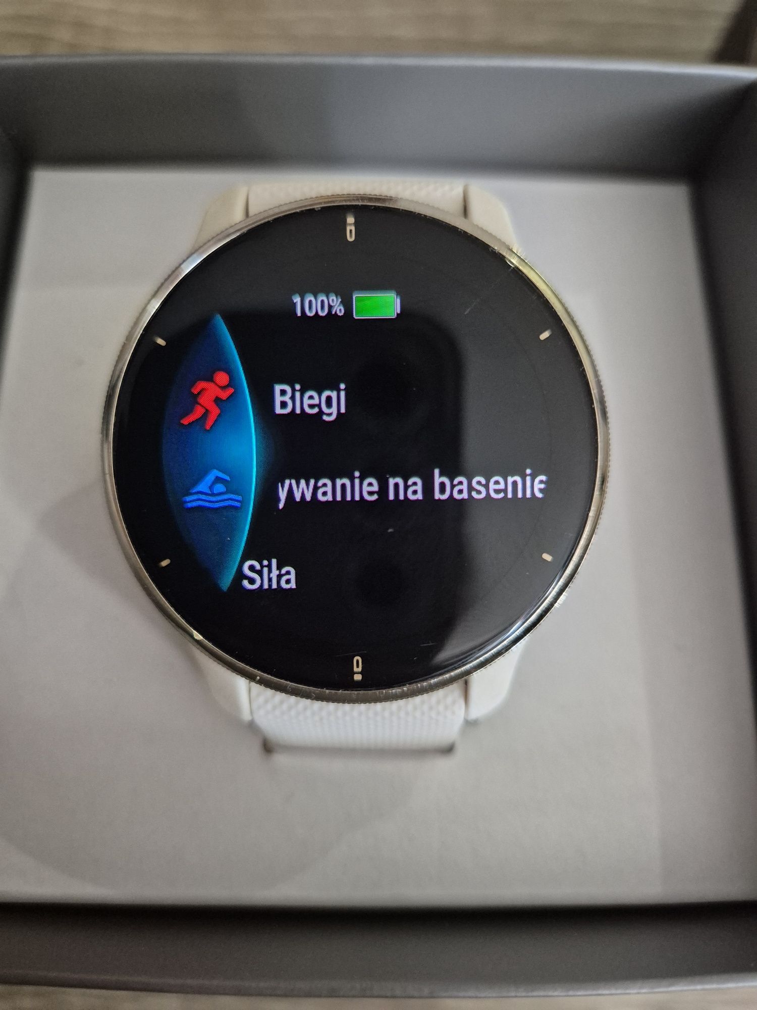 Garmin Venu 2 Plus kremowy